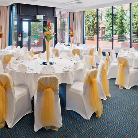 Holiday Inn Runcorn M56 Junction 12 By Ihg Eksteriør bilde