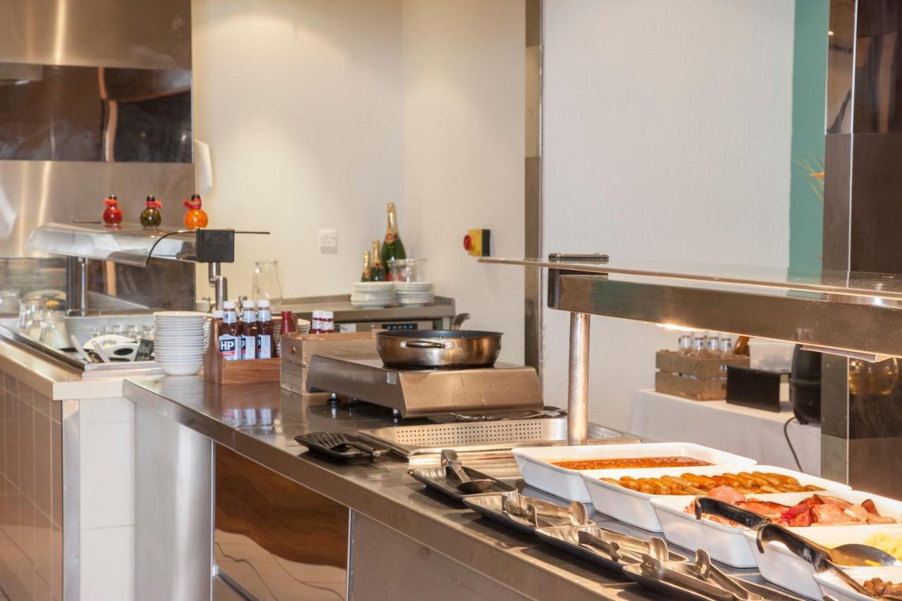 Holiday Inn Runcorn M56 Junction 12 By Ihg Eksteriør bilde