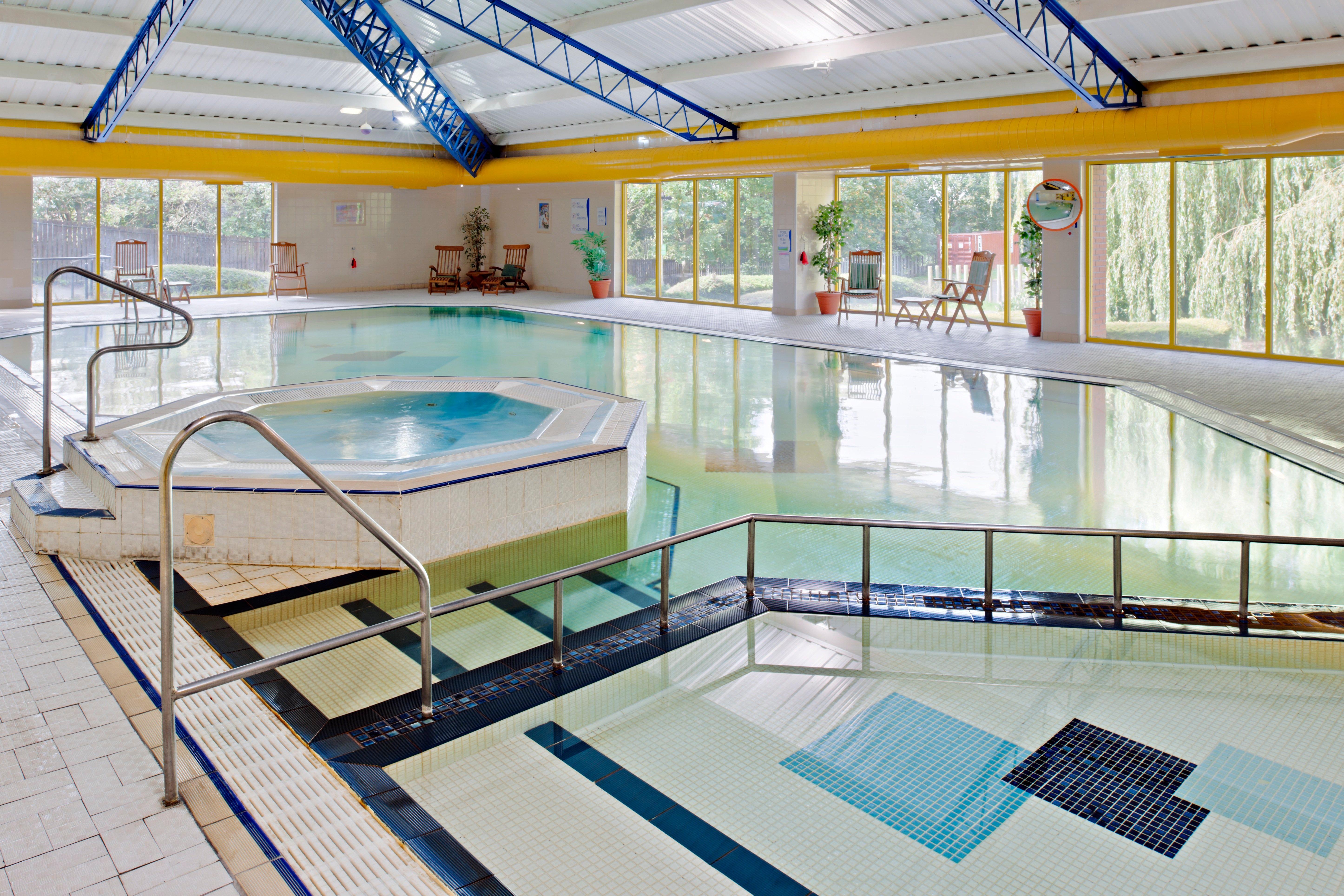 Holiday Inn Runcorn M56 Junction 12 By Ihg Eksteriør bilde
