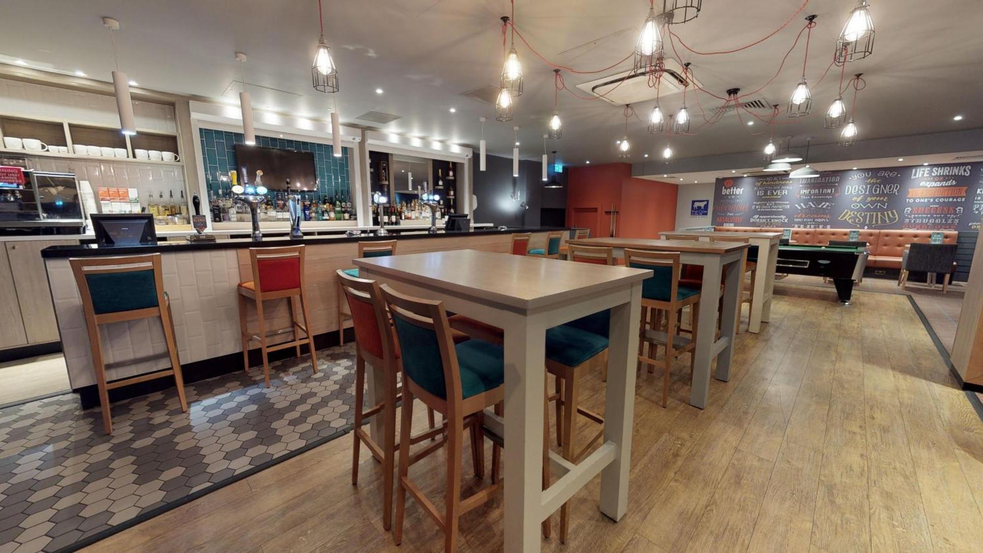 Holiday Inn Runcorn M56 Junction 12 By Ihg Eksteriør bilde