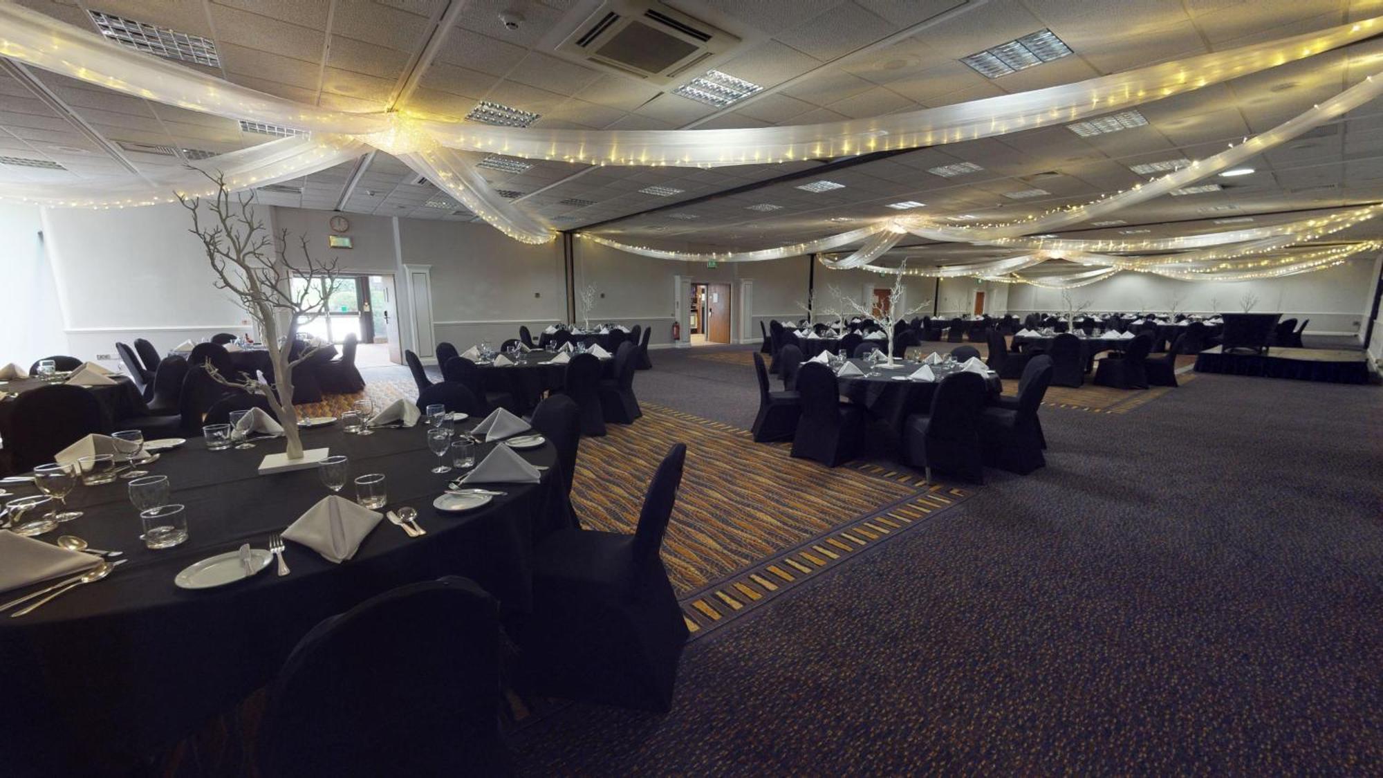 Holiday Inn Runcorn M56 Junction 12 By Ihg Eksteriør bilde