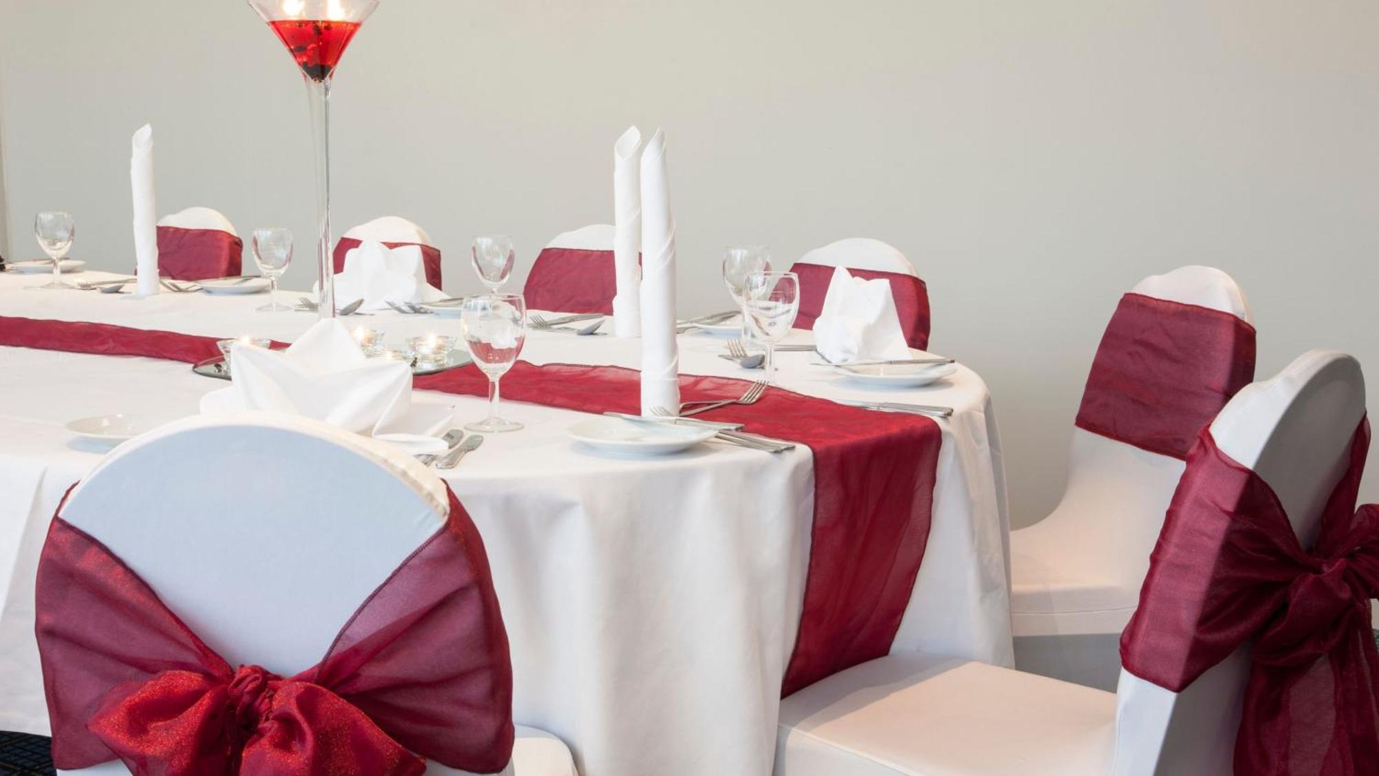 Holiday Inn Runcorn M56 Junction 12 By Ihg Eksteriør bilde